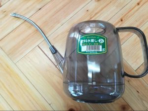 園芸を趣味にして4年目で初めてジョウロを買いました。≪おすすめしたい肥料水差し≫