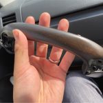 パッと見、木製アシストグリップを自作!【ハイエース】