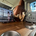 【ハイエース】車内用iPadスタンドを自作したぞ!